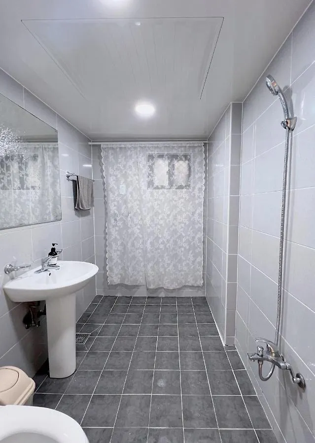 Guest house Hongdae Cozy House Hotel Seoul South Korea