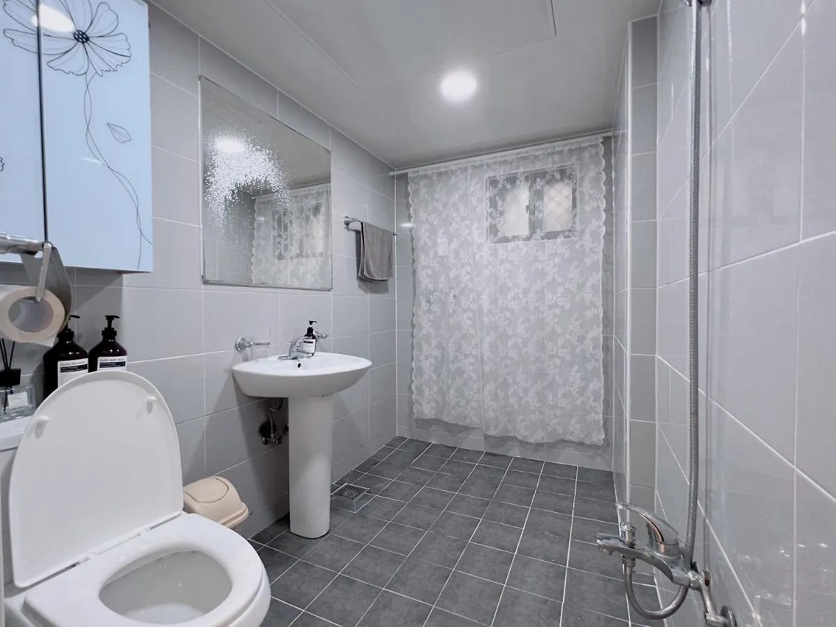 Hongdae Cozy House Hotel Seoul